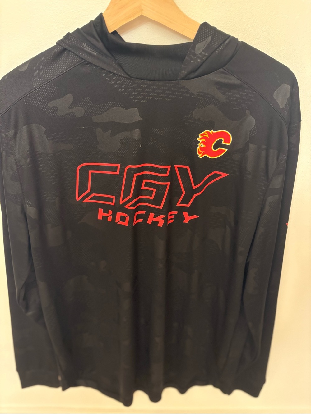 Calgary Hockey Men's Fanatics Black Authentic Pro Training Hoodie